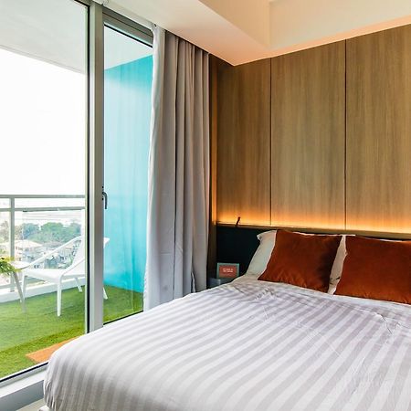 Azure Urban Beach Resort Manila By Radlett Eksteriør bilde